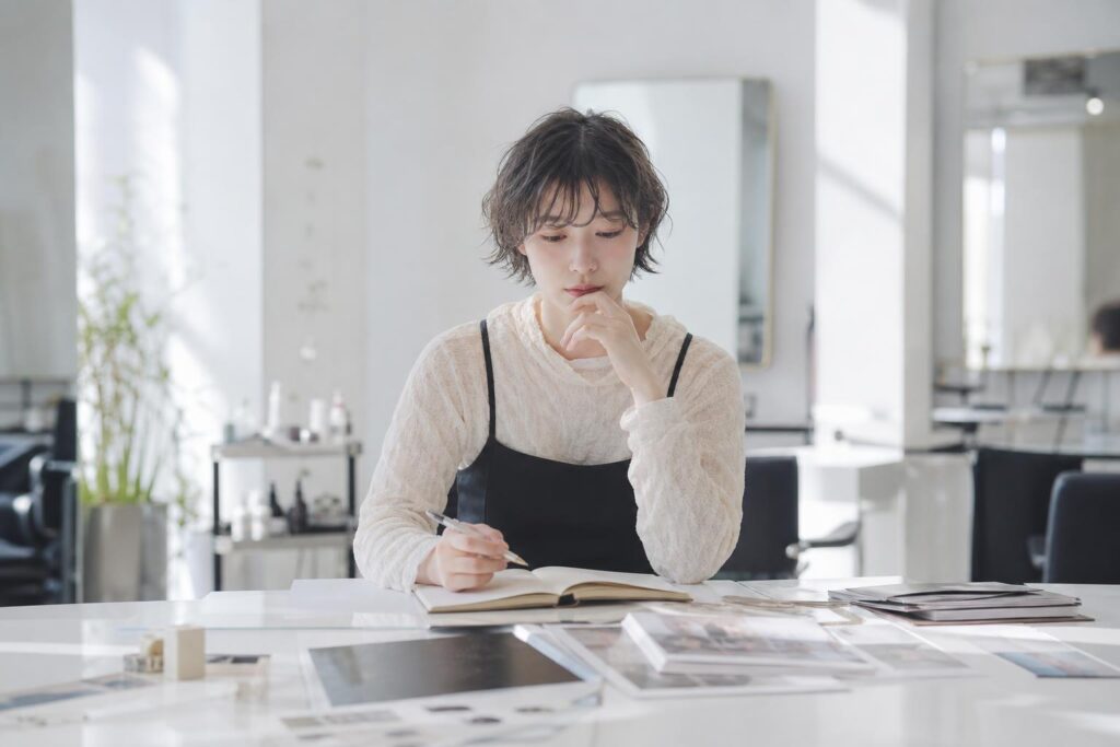 美容師の退職タイミングはいつがいい？引き止められたときの考え方