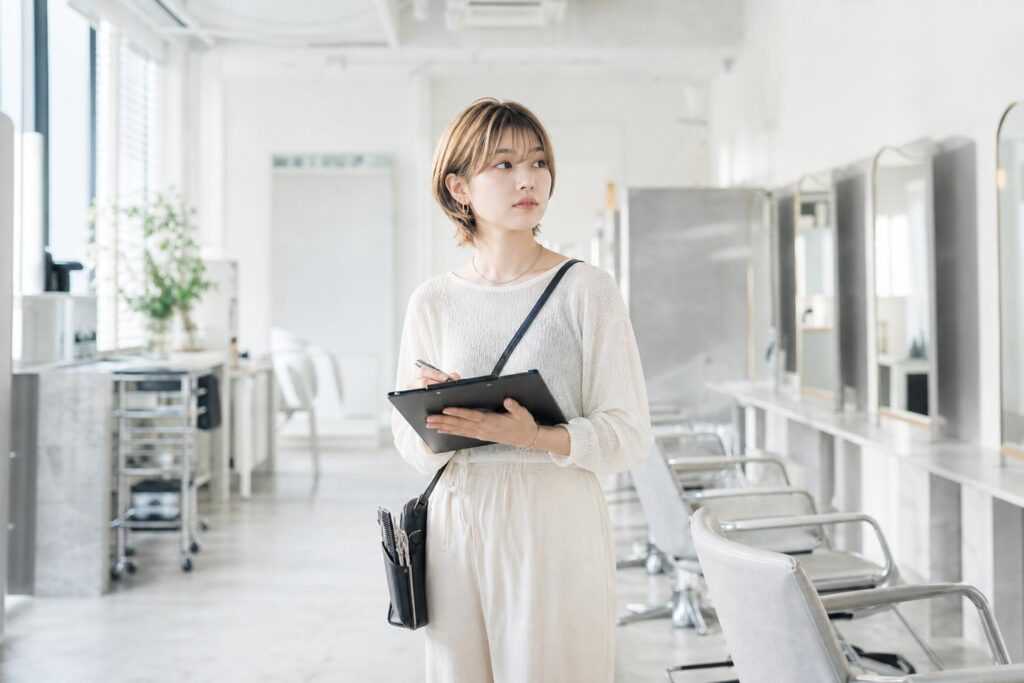 サロン見学で「教育制度あり」を見極める方法とは？面接で聞くべき質問例
