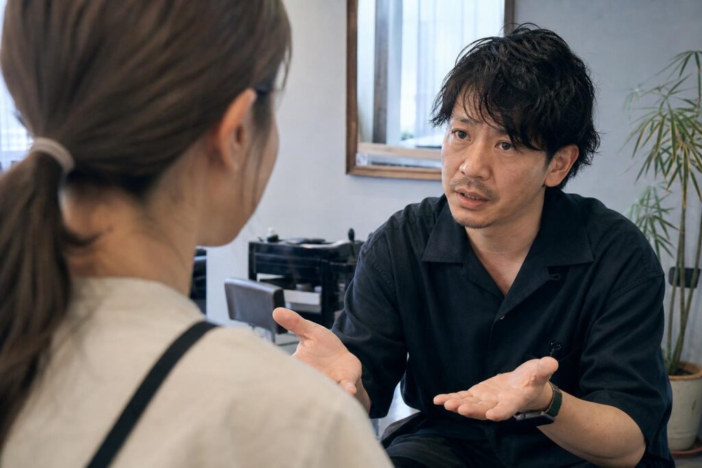 美容師の退職、強く引き止められたらどう対応する?人手不足サロンでの伝え方