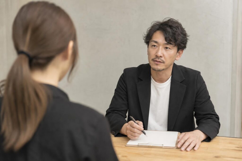 美容師転職の面接で「弱み・苦手なこと」を聞かれたら？答え方のコツ
